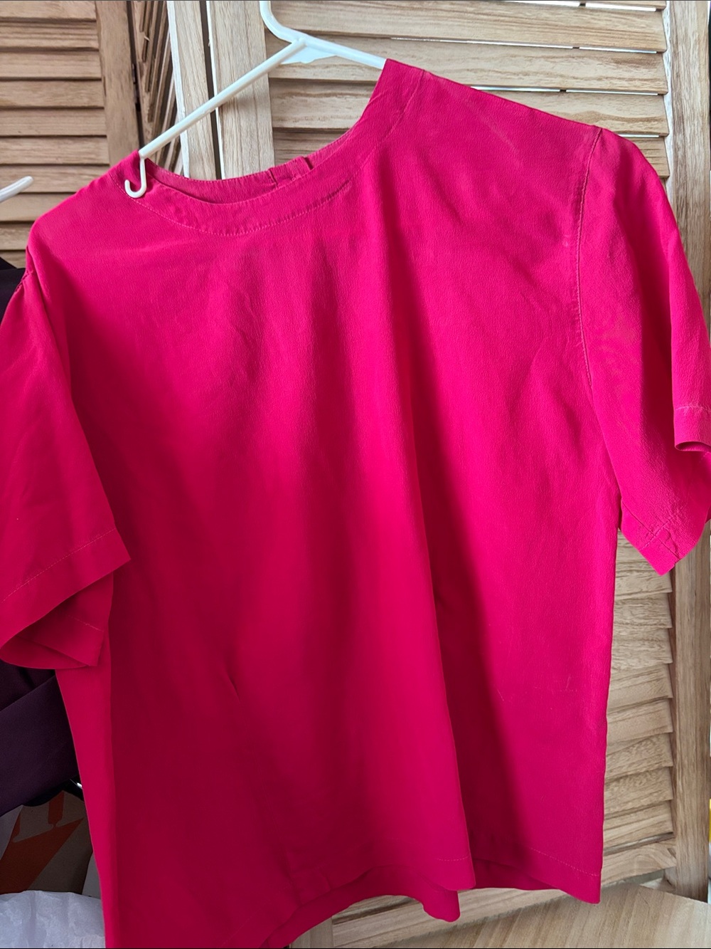Casual Corner Women's Crewneck Silk Top Medium